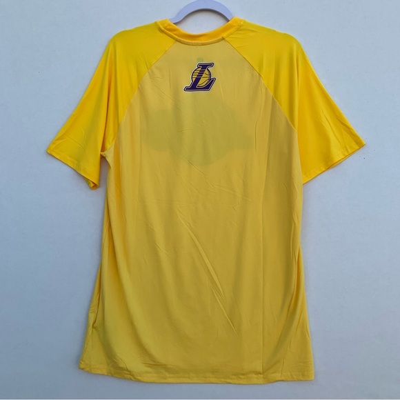 NBA Team logo T- Shirt Los Angeles Lakers Basketball Mens Size M Yellow - Picture 3 of 13
